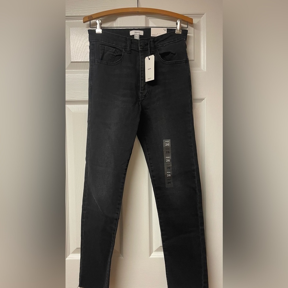 NWT Forever 21 Mom Jeans Black Skinny Jeans High Rise size 26 stretch nwt - Picture 2 of 12